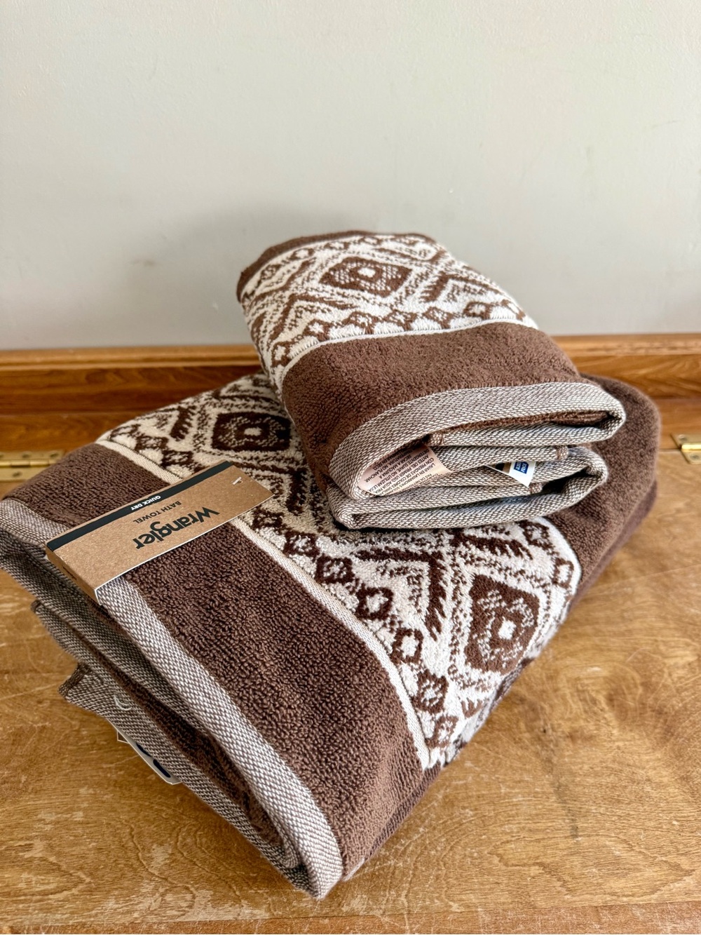 Wrangler Brown and Cream Geometric Bath Towel set